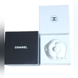 NWOT CHANEL Camelia Ceramic Scent Diffuser